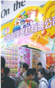 塑膠玩具 技術(shù)開發(fā)與市場銷售的雙輪驅(qū)動(dòng)